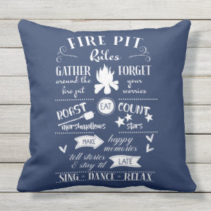 Fire Pit Rules Navy Blue en White gepersonaliseerd Buitenkussen