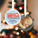 Fire Truck Baby's 1e Kerstmis Foto Keepsake Ornament<br><div class="desc">Fire Truck Baby's 1e Christmas Photo Keepsake Ornament * Coördinerende producten zullen beschikbaar zijn in onze winkel. Neem contact met ons op als u dit ontwerp op een specifiek product wilt toepassen om uw eigen unieke bijpassende item te creëer! Heel erg bedankt voor het bekijken van een DoodleLulu uiterlijk op...</div>
