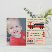 Fire Truck Kinder Foto Birthday Party Invitation Kaart (Staand voorkant)