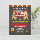 Firefighter Birthday Invitation Joint Girls Twins Kaart (Staand voorkant)