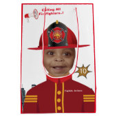 Firefighter Boys Face in Hole Foto Birthday Medium Cadeauzakje (Achterkant)