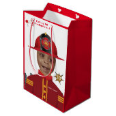 Firefighter Boys Face in Hole Foto Birthday Medium Cadeauzakje (Achterkant Gekanteld)
