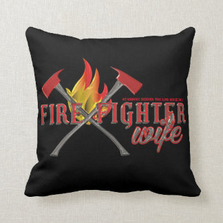 FIREFIGHTER WIFE Crossed Axes (glazen effect) Kussen