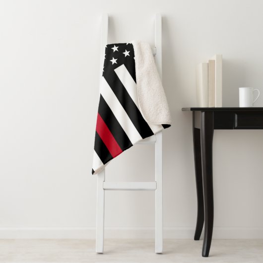 Fireman Thin Red Line American Flag Monogram Med. Sherpa Deken (In situ)