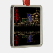 Firemans die kerstmis aan het landen zijn metalen ornament (Rechts)