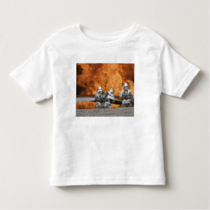 Firemen neutraliseren een brand kinder shirts