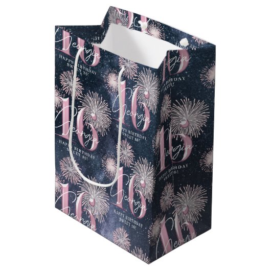 Fireworks Sweet 16 Midnight Blush ID984 Medium Cadeauzakje (Voorkant Gekanteld)