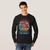 Fireworks-technicus waarop ik de werking van ons v t-shirt (Voorkant volledig)