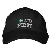 First Aid geborduurd Trucker hat Green / white Geborduurde Pet (Voorkant)