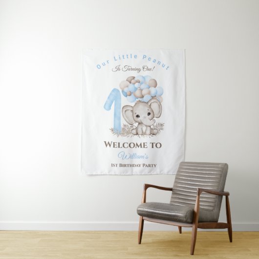 First Birthday Elephant Boy Welcome Sign Tapestry Wandkleed (In situ)