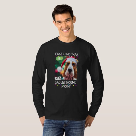 First Christmas as a Basset Hound mom T-shirt (Voorkant volledig)