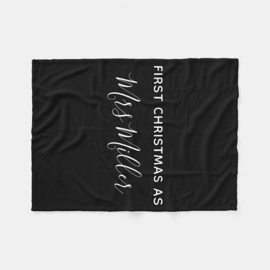 First Christmas As Mrs D Name  Fleece Deken (Voorkant (Horizontaal))