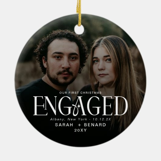 First Christmas Engaged  Chic Couples Photo Cerami Keramisch Ornament (Achterkant)