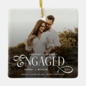 First Christmas Engaged  Chic Couples Photo Keramisch Ornament (Voorkant)