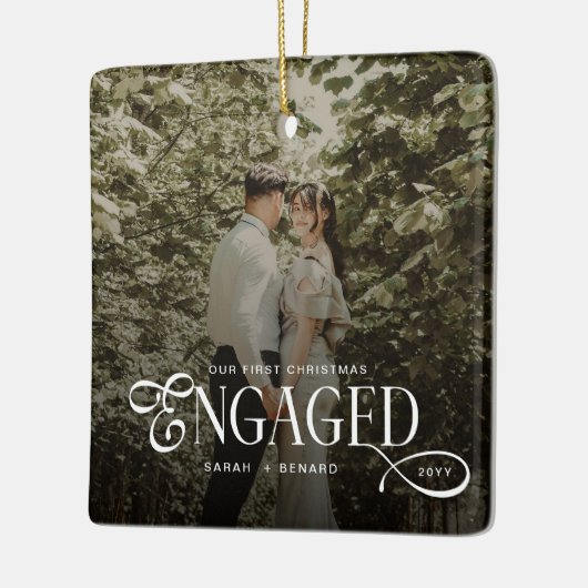 First Christmas Engaged  Chic Couples Photo Keramisch Ornament (Links)
