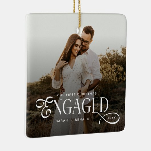 First Christmas Engaged Chic Couples Photo Keramisch Ornament (Rechts)
