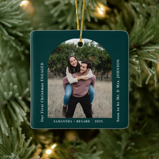 First Christmas Engaged Couples Photo Arch Keramisch Ornament (Boom)