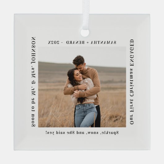 First Christmas Engaged  Couples Photo Glas Ornament (Achterkant)