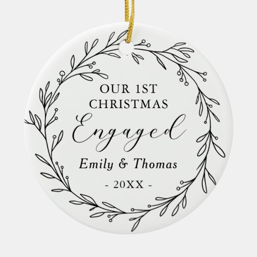 First Christmas Engaged Floral Botanical Wreath Keramisch Ornament (Voorkant)
