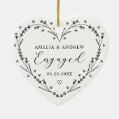 First Christmas Engaged Floral Botanical  Wreath Keramisch Ornament (Achterkant)