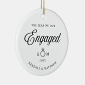 First Christmas Engaged Hanging Decoration Keramisch Ornament (Rechts)