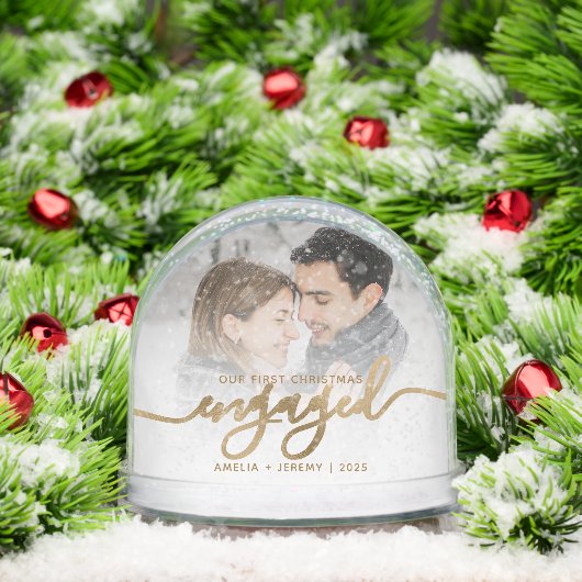 First Christmas Engaged Photo Gold Script Sneeuwbol (Kerstmis)