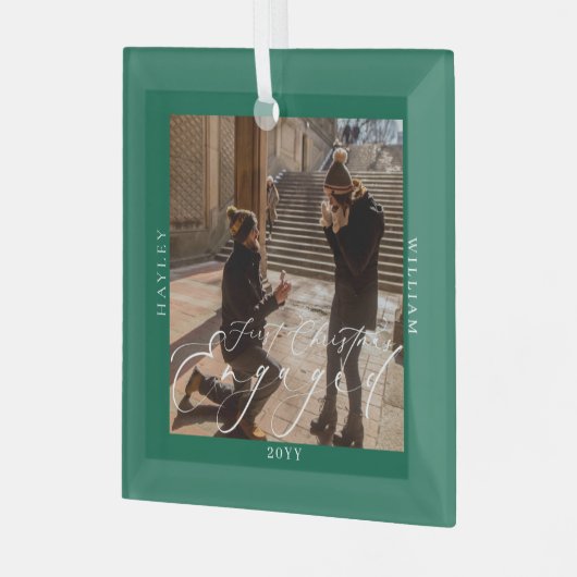 First Christmas Engaged Photo Green Glas Ornament (Voorkant links)