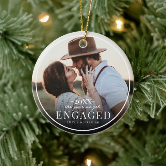 First Christmas Engaged Photo Keramisch Ornament (Boom)
