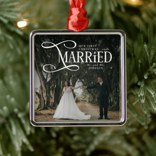 First Christmas Married Mr & Mrs Couples Photo  Metalen Ornament (Boom)