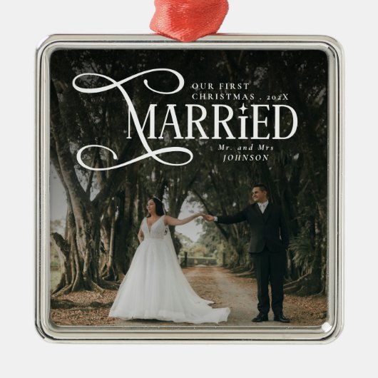 First Christmas Married Mr & Mrs Couples Photo  Metalen Ornament (Voorkant)