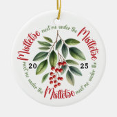 First Christmas Married Under the Mistletoe Photo Keramisch Ornament (Voorkant)