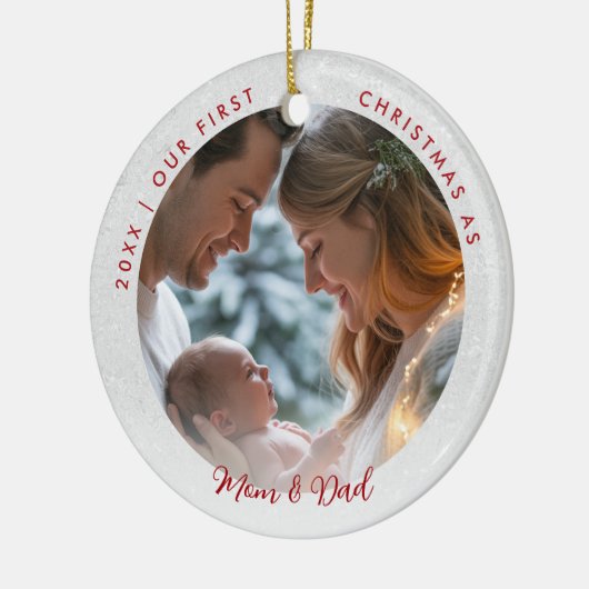 First Christmas Mom Dad Wonderland Baby Photo Red Keramisch Ornament (Links)