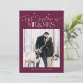 First Christmas Mr Mrs Newlywed Photo Cranberry Feestdagenkaart (Staand voorkant)