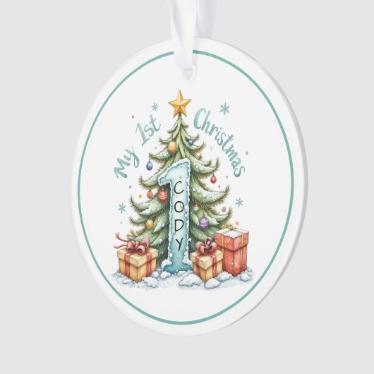 First Christmas Ornament – Snowy Tree & Gifts  (voorkant)