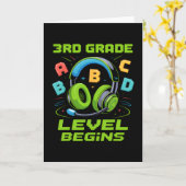 First Day Of 3rd Grade Level Begins Shirt Gamer Bo Kaart (Gele Bloem)