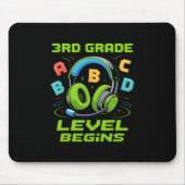 First Day Of 3rd Grade Level Begins Shirt Gamer Bo Muismat (Voorkant)