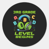 First Day Of 3rd Grade Level Begins Shirt Gamer Bo Ronde Sticker (Voorkant)