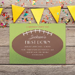 First Down Football Birthday Party Kaart<br><div class="desc">Pas de tekst voor de verjaardag van uw kind of andere football de gebeurtenis aan. Originele illustratie van Becky Nimoy. De achtergrondkleur op voor en achter is editable.</div>