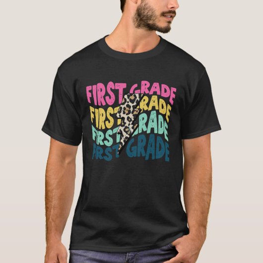 First Grade Leopard Lightning Bolt Teacher Back To T-shirt (Voorkant)