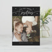 First Married Christmas Newlywed Photo Black Feestdagenkaart (Staand voorkant)
