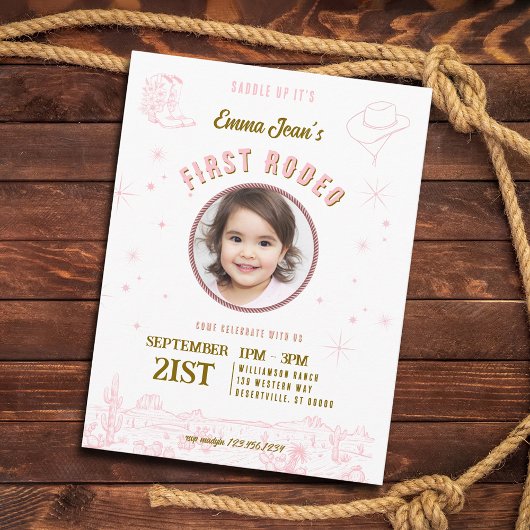 First Rodeo Pink Cowgirl First Birthday Uitnodiging Briefkaart