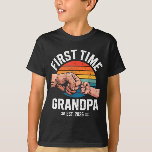 First Time Grandpa Est 2026 Baby Announcement Grea T-shirt (Voorkant)