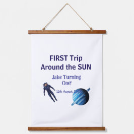 First trip around the sun planet astronaut birthda hangend wandkleed