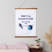 First trip around the sun planet astronaut birthda hangend wandkleed (Slaapkamer)