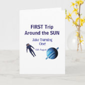 First trip around the sun planet astronaut birthda kaart (Gele Bloem)