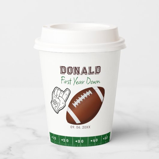 First Year Down Football Birthday Papieren Bekers (Achterkant)