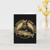 Fish Around And Find Trout Bigfoot Fishing Sasquat Kaart (Gele Bloem)