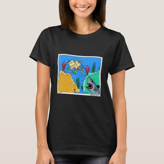 Fish School Crossing Funny Sea Animal Fishing Gift T-shirt (Voorkant)