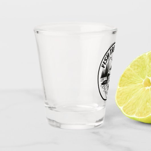 Fish Trap Lake Loon en Pine Tree Design Shot Glas (Links)