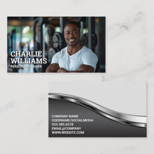 Fitness trainer glimlacht in sportschool visitekaartje (Voorkant / Achterkant)